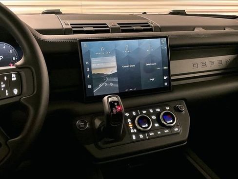 Certified 2025 Land Rover Defender 110 S image 5