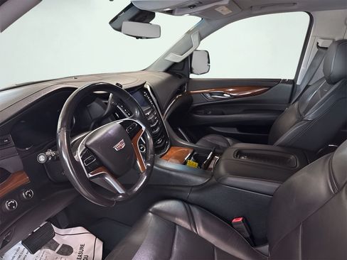 Used 2019 Cadillac Escalade ESV Premium Luxury AWD/4WD image 11