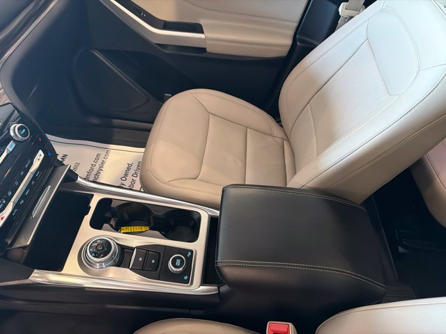 Used 2022 Ford Explorer Limited w/ Equipment Group 301A AWD/4WD image 13