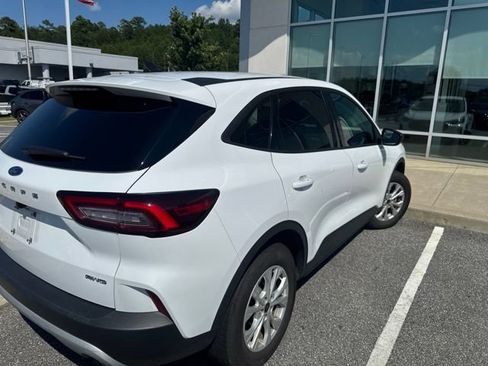 Used 2025 Ford Escape Active AWD/4WD image 17