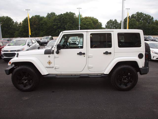 Used 2014 Jeep Wrangler Unlimited Sahara AWD/4WD image 3