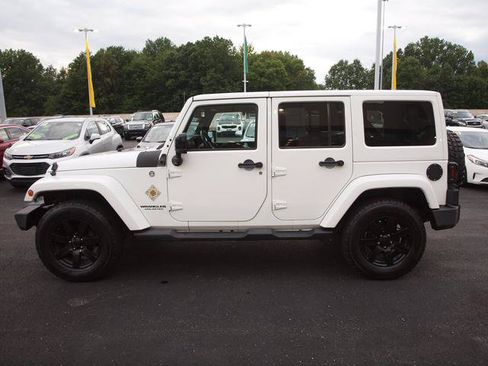 Used 2014 Jeep Wrangler Unlimited Sahara AWD/4WD image 3