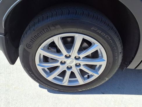 Used 2023 Cadillac XT4 Luxury w/ Cold Weather Package image 7