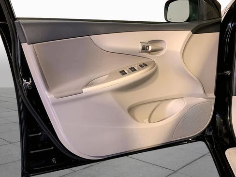 Used 2012 Toyota Corolla LE FWD image 21