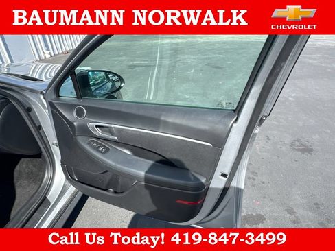 Used 2022 Hyundai Sonata SE w/ Cargo Package FWD image 17