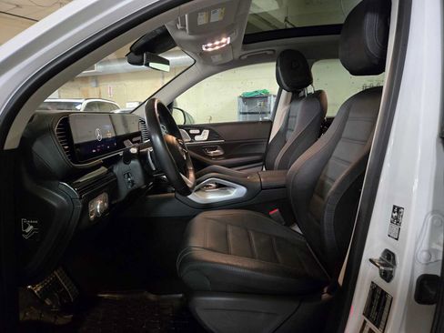 Used 2024 Mercedes-Benz GLS 580 4MATIC image 21
