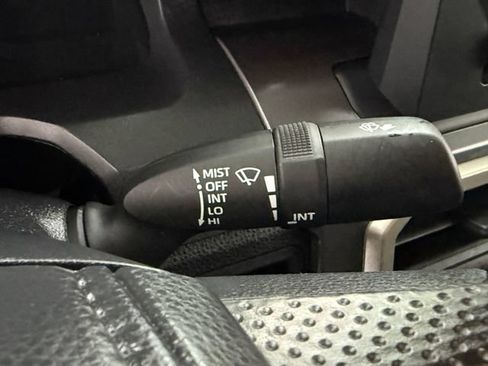 Used 2025 Toyota Tacoma SR5 AWD/4WD image 12