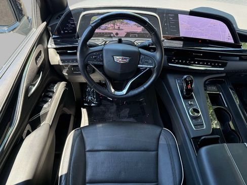 Used 2024 Cadillac Escalade ESV Sport AWD/4WD image 4