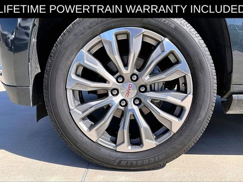 Used 2021 GMC Yukon XL Denali w/ Denali Premium Package image 12