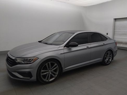 Used 2019 Volkswagen Jetta R-Line w/ R-Line Cold Weather Package FWD image 2