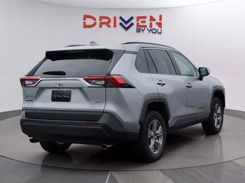 Used 2024 Toyota RAV4 XLE FWD image 5