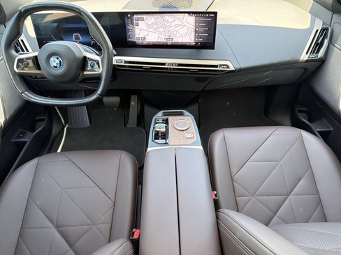 Used 2023 BMW iX xDrive50 w/ Premium Package AWD/4WD image 3