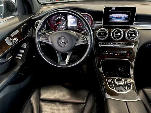 Used 2019 Mercedes-Benz GLC 300 image 14