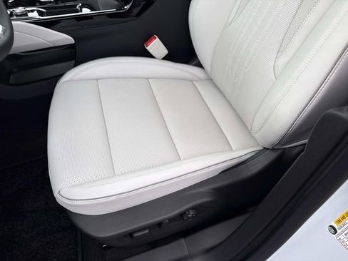 New 2026 Buick Envision Avenir image 15