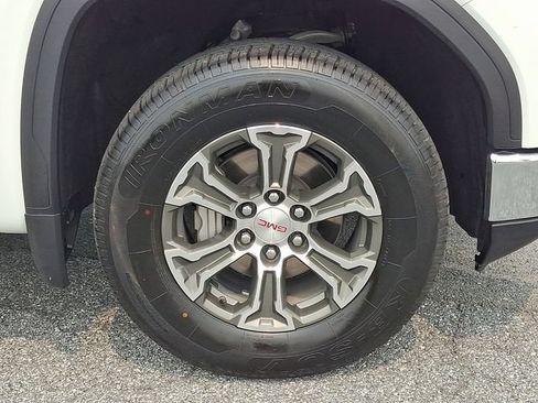 Certified 2025 GMC Sierra 1500 SLT AWD/4WD image 8