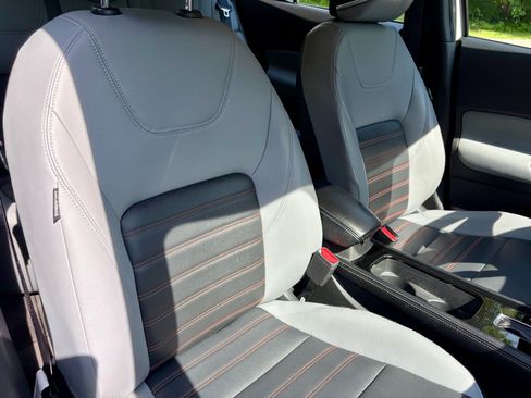 Used 2024 Nissan Kicks SR w/ SR Premium Package FWD image 13