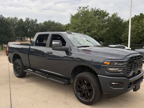 Used 2025 RAM 2500 Big Horn AWD/4WD image 3