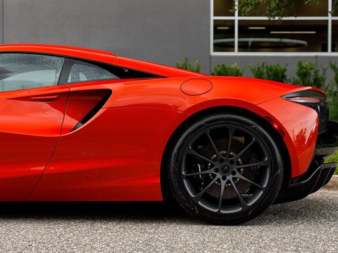 New 2026 McLaren Artura RWD image 24