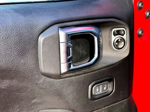 Used 2020 Jeep Gladiator Rubicon image 9