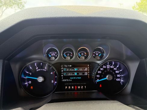 Used 2014 Ford F250 Platinum w/ FX4 Off-Road Package AWD/4WD image 7