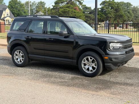 Used 2023 Ford Bronco Sport AWD/4WD image 2