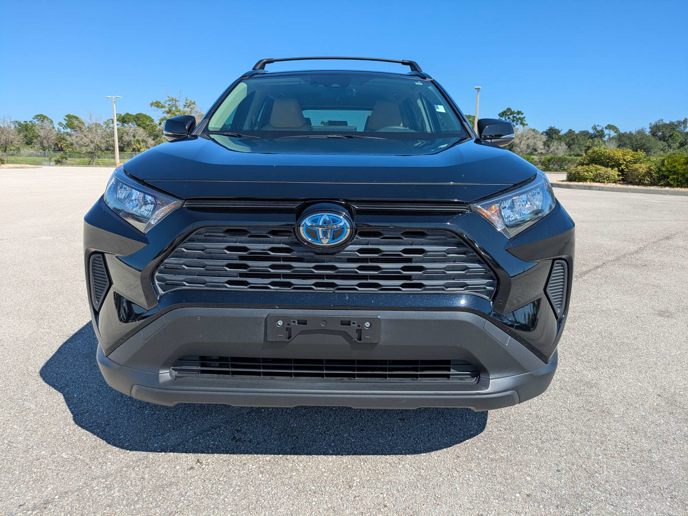 Used 2019 Toyota RAV4 LE w/ Protection Package AWD/4WD image 9
