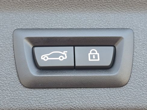 Used 2023 BMW X3 xDrive30i w/ Convenience Package image 11