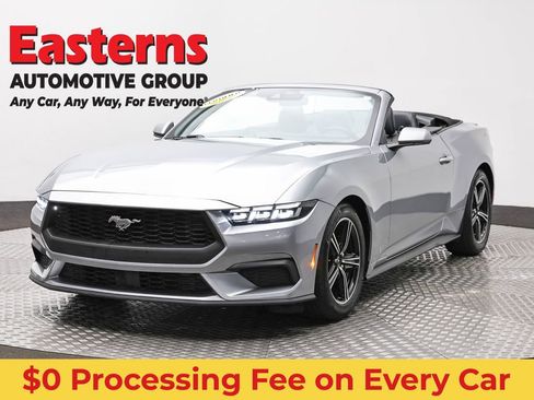 Used 2025 Ford Mustang Premium RWD image 1