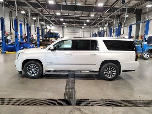 Used 2015 GMC Yukon XL Denali w/ Touring Package AWD/4WD image 4