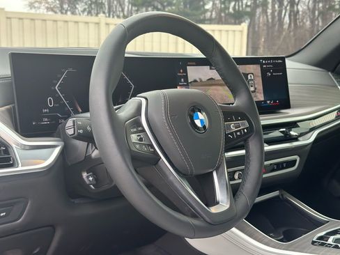 Used 2025 BMW X5 xDrive40i w/ Premium Package image 18