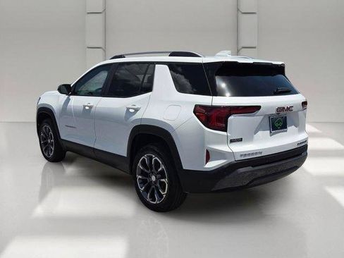 Certified 2025 GMC Terrain Elevation w/ Elevation Premium Package FWD image 3