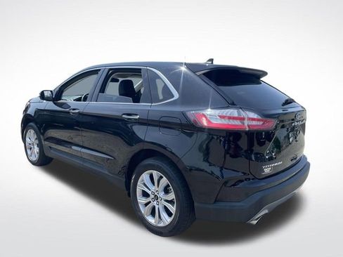 Used 2024 Ford Edge Titanium image 3