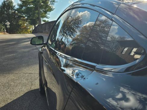 Used 2022 Tesla Model X Plaid image 23