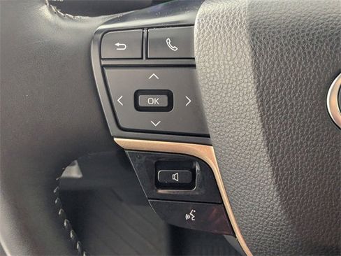 Used 2025 Toyota Crown XLE image 14