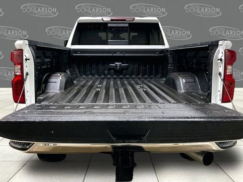 Used 2024 Chevrolet Silverado 3500 LT AWD/4WD image 9