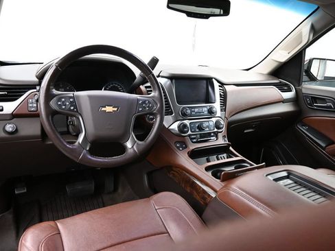 Used 2018 Chevrolet Suburban Premier AWD/4WD image 14