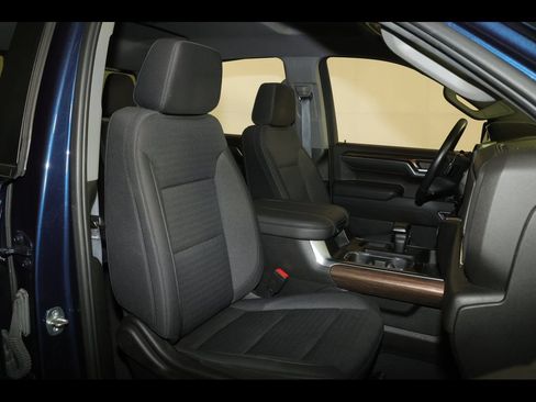 Used 2023 Chevrolet Silverado 1500 LT w/ Z71 Off-Road Package AWD/4WD image 31