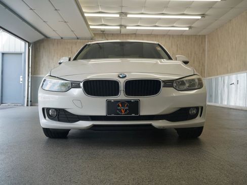 Used 2013 BMW 320i Sedan RWD image 2