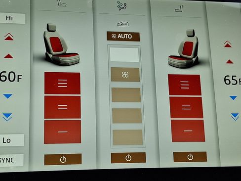 Certified 2025 Land Rover Discovery Sport Dynamic SE image 25