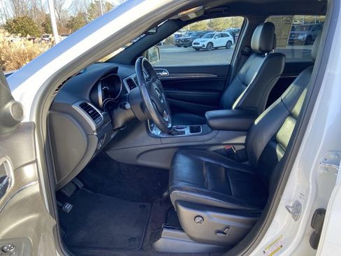 Used 2018 Jeep Grand Cherokee Limited image 33