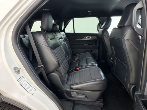 Used 2025 Ford Explorer ST-Line w/ ST-Line Street Pack AWD/4WD image 29