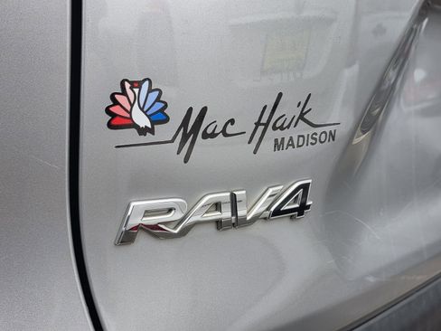 Used 2020 Toyota RAV4 XLE FWD image 24