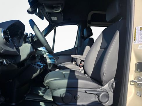New 2026 Mercedes-Benz Sprinter 2500 image 32