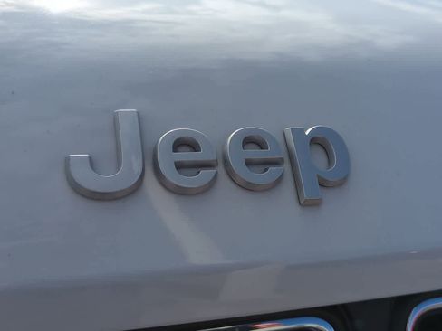 New 2025 Jeep Grand Cherokee L Laredo w/ Luxury Tech Group I RWD image 12