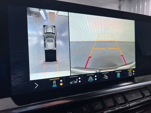 Used 2022 GMC Sierra 1500 Elevation w/ Elevation Premium Package image 9