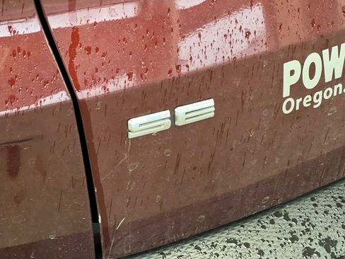 Used 2021 Ford Escape SE image 25