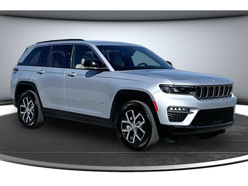 Certified 2024 Jeep Grand Cherokee Limited w/ Trailer Tow Package AWD/4WD image 14