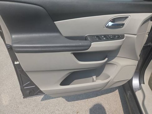 Used 2017 Honda Odyssey EX-L image 12