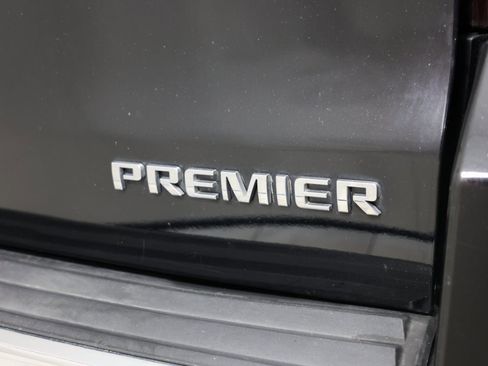 Used 2019 Chevrolet Suburban Premier AWD/4WD image 16