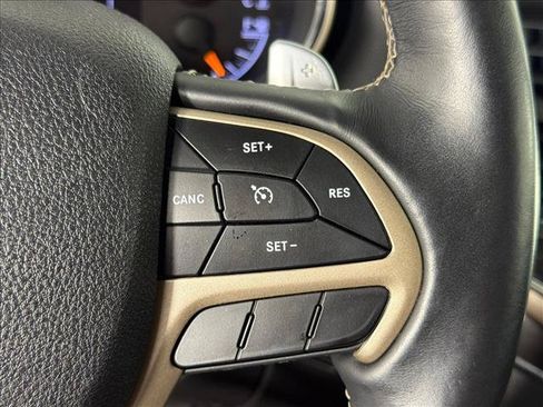 Used 2017 Jeep Grand Cherokee Limited AWD/4WD image 28